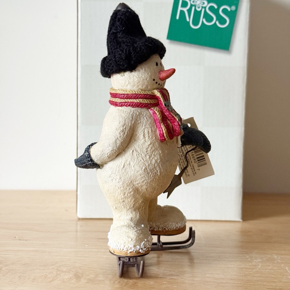 Russ Berrie Sno-Day Memories Hand Painted Figure Sno-One Skates Like U Boxed - Picture 5 of 7